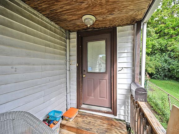 3rd image of 5114 Carthage Ave