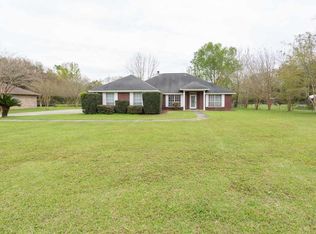 106 Countri Ln, Cantonment, FL 32533