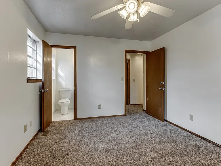 7109 NW 6th St — Photo 29