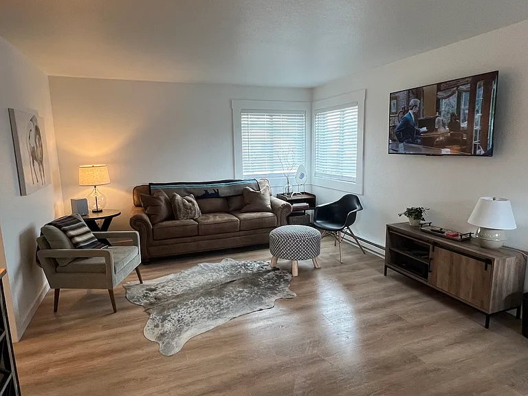 503 Oregon St — Photo 1