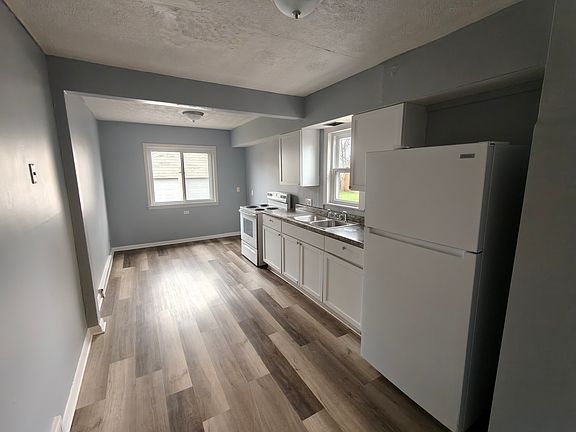 5th image of 2194 21st St SW