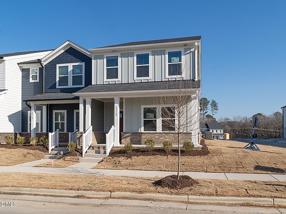 3rd image of 3512 Rosebush Dr