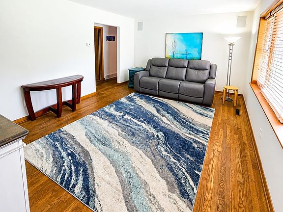 3rd image of 2108 23rd St