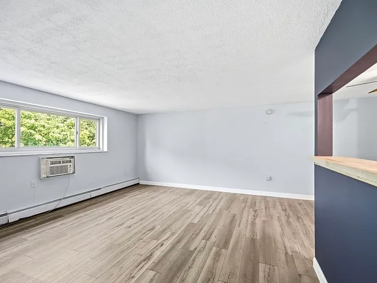 101 S Rocky River Dr #405 — Photo 4