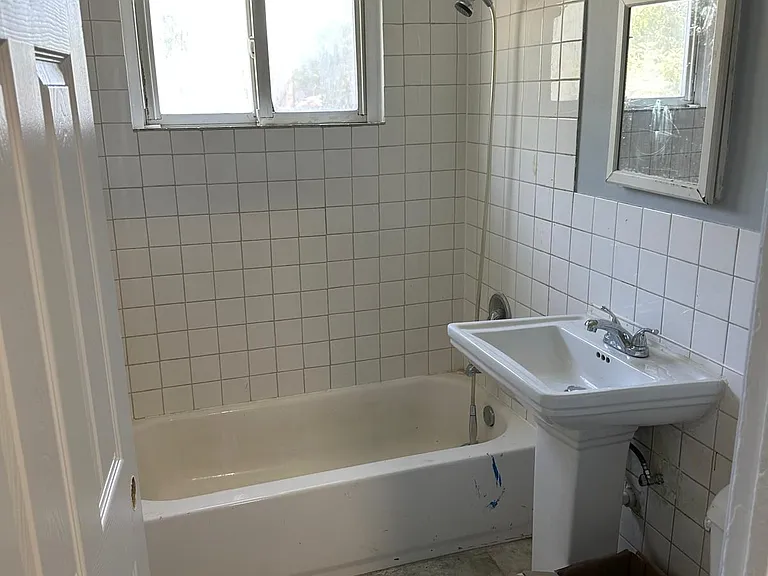 1505 Hervey Ave — Photo 5