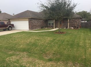 210 Falcon Ln, Victoria, TX 77905