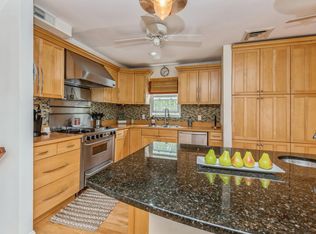 96 Washington Ave, Island Park, NY 11558