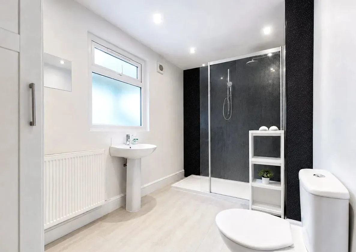 2 bed, $1,300 — Photo 2