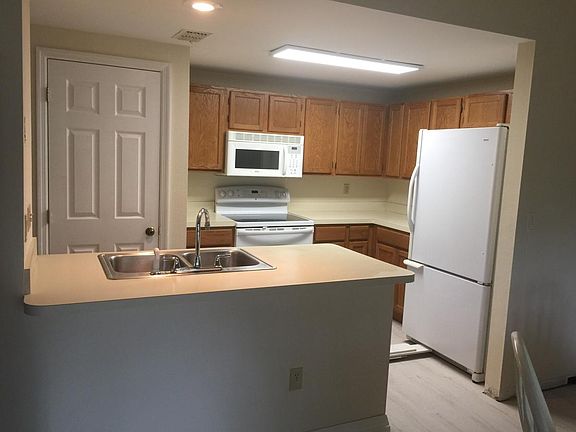 2nd image of 15 Santiago Ct #15