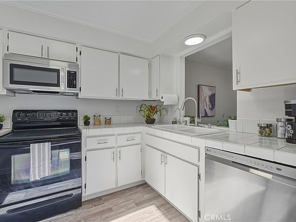 3rd image of 112 Espanas Gln