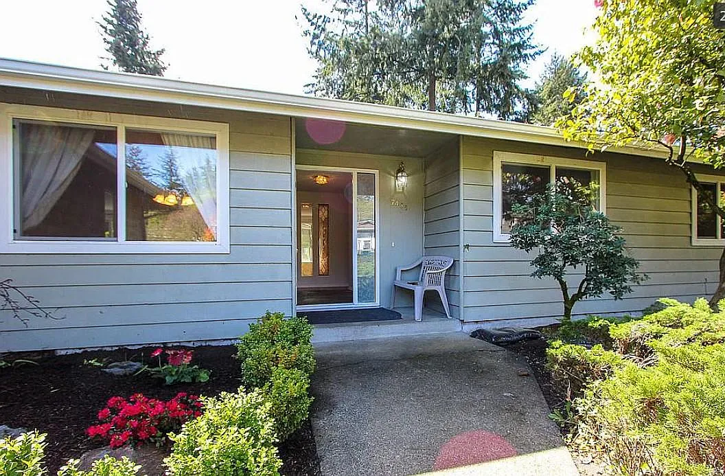 4 bed, 1790 sqft, $4,200 — Photo 2