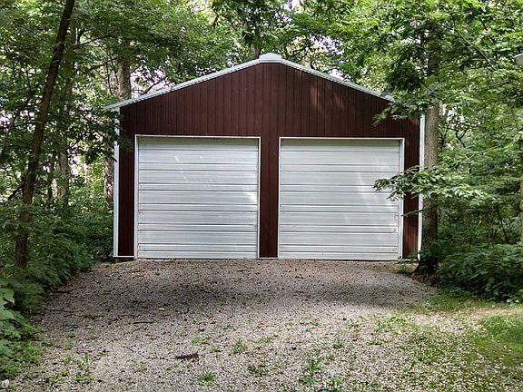 24' x 36' pole building