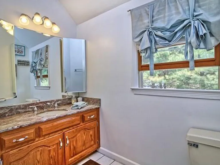 64 David Rd — Photo 16