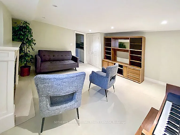 21 Melgund Rd #MAIN LOWER — Photo 19