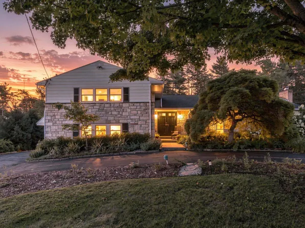 341 Sprague Rd, Penn Valley, PA 19072