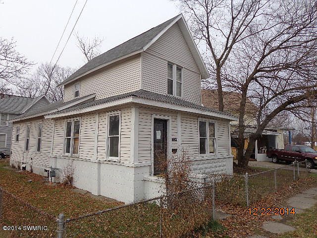 1st image of 304 Elm St