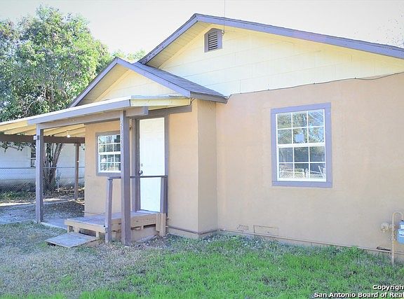 2nd image of 2626 Lombrano St