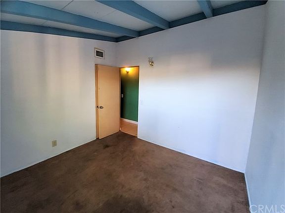 5th image of 2557 Leebe Ave