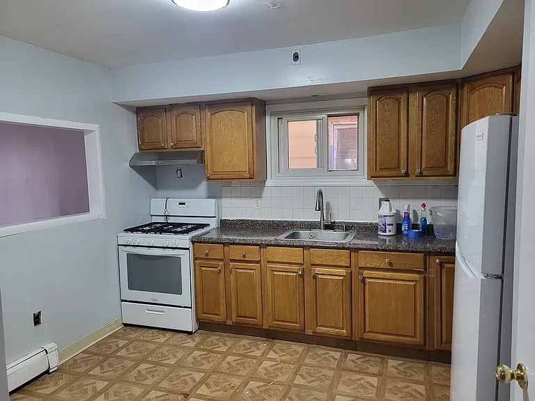103 Beacon Ave — Photo 4