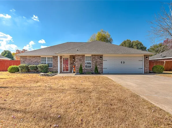 726 Topaz St, Lowell, AR 72745