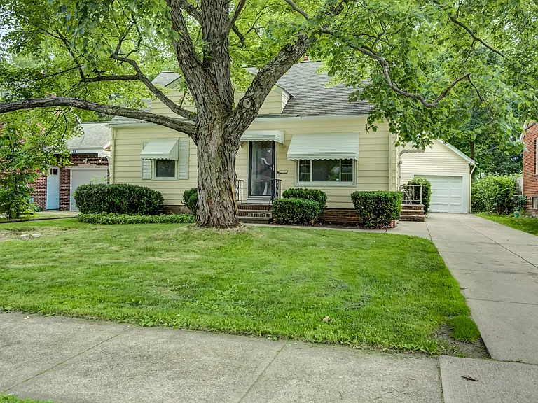 1343 Victory Dr — Photo 38