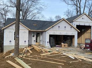 7555 Becker Rd, Saint Louis, MO 63129