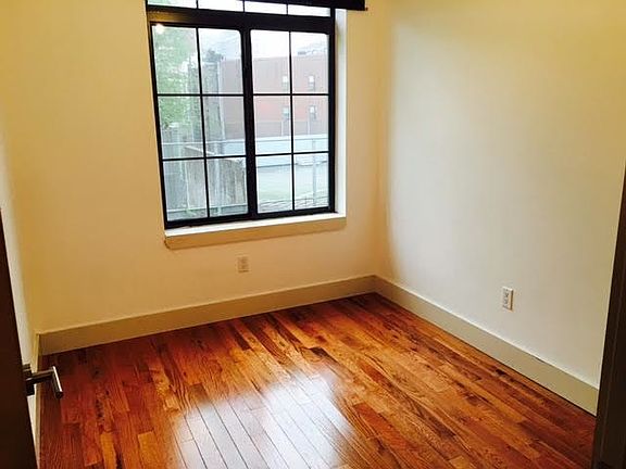 5th image of 220 Boerum St APT 2L