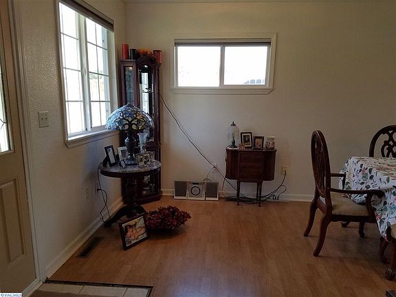 3rd image of 2203 Camden St