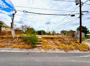 4 Water St, Laredo, TX 78040