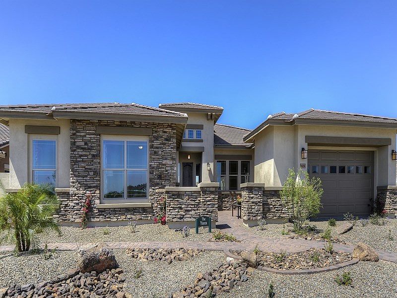 The Yucca - B Exterior