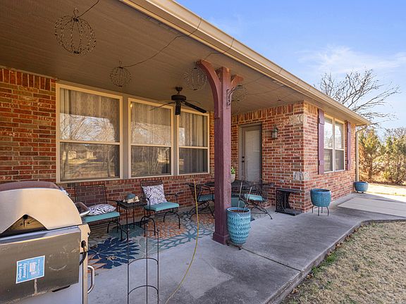 3rd image of 4967 Lighthouse Springs Dr