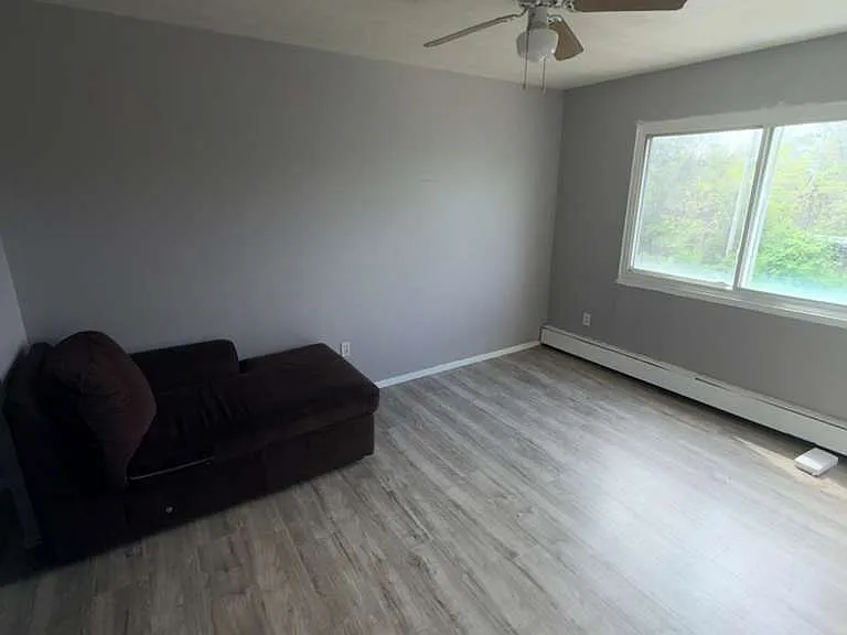 3265 E 143rd St #1 — Photo 5