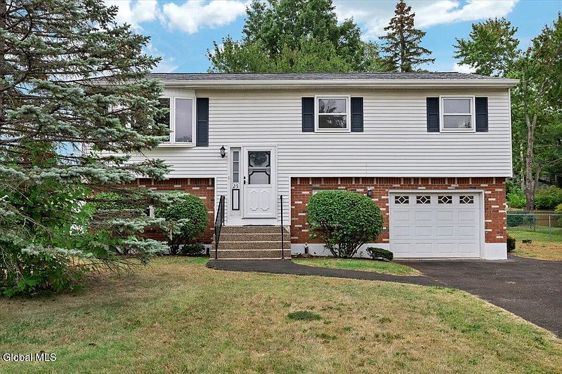 2nd image of 25 Lynn Drive