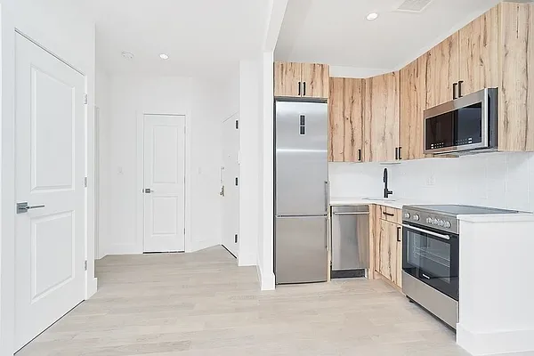 Rented by REAL New York | media 6