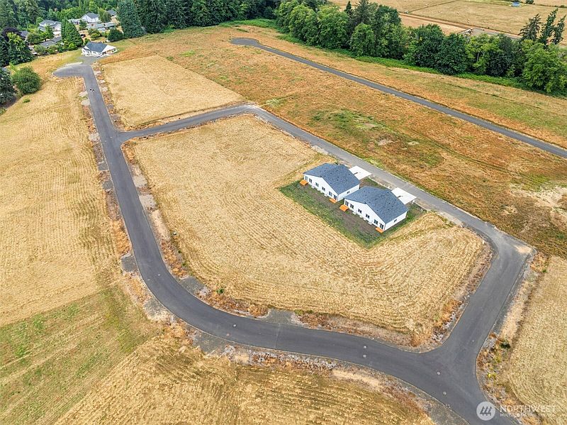 3rd image of 28 Sunnyfield Drive LOT 16
