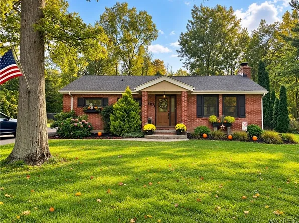4071 Calkins Rd, Youngstown, NY 14174