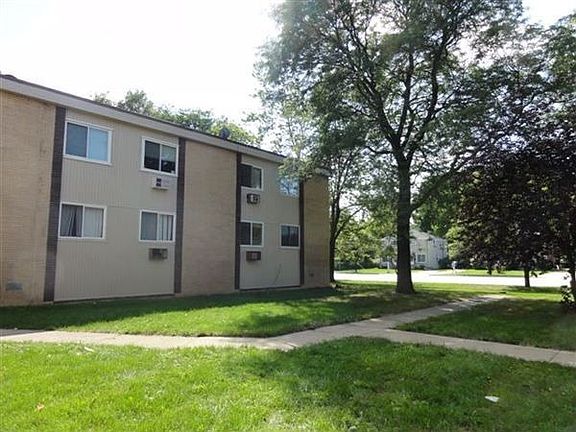 Coolidge Oaks Apartments (exterior pics only) 006
