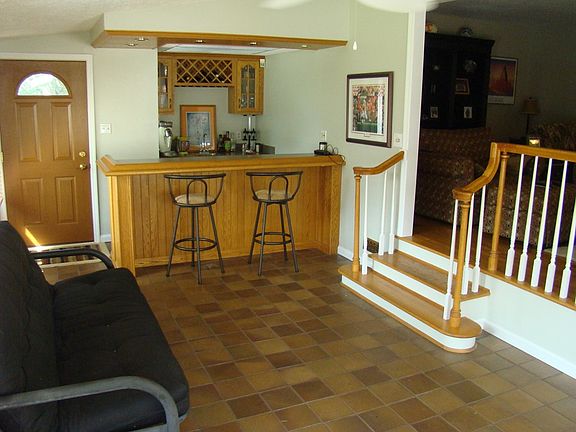 4th image of 826 Lone Oak Dr
