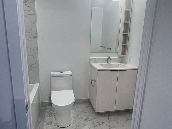 5th image of 82 Dalhousie St #2905