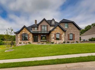 1199 Lakefield Dr, Newburgh, IN 47630