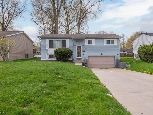 24763 Doe Dr, North Olmsted, OH 44070