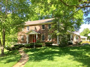 1302 Lockett Ln, Saint Louis, MO
