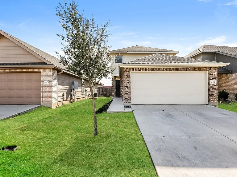 Clearwater Way — Photo 1