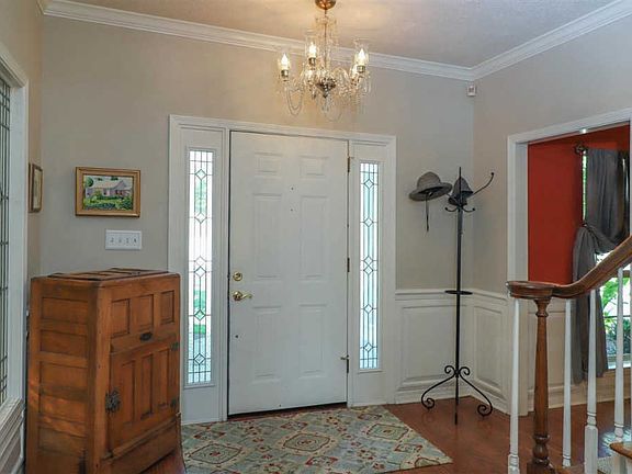 3rd image of 1298 Greenview Ln