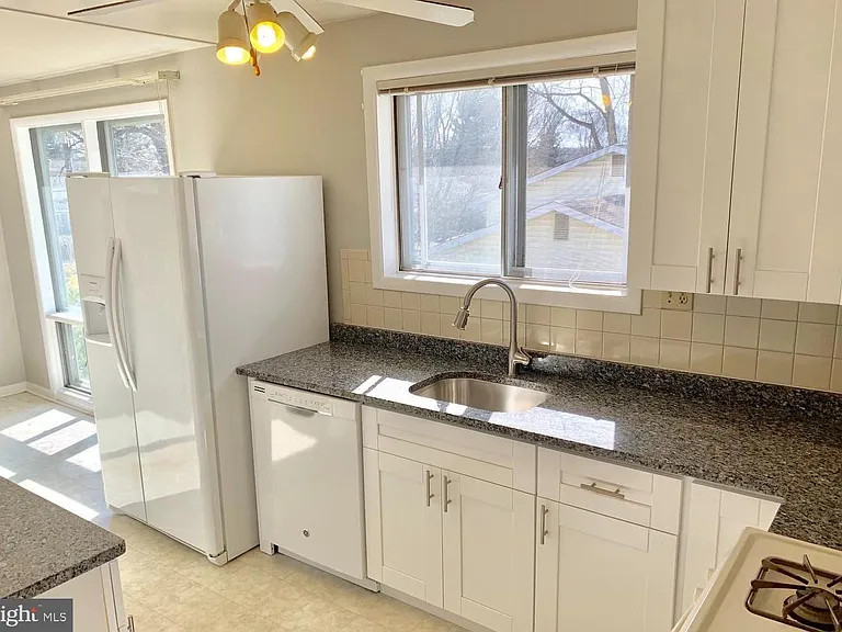 13000 Arctic Ave — Photo 8