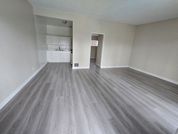 4th image of 2025 E Whiting Ave APT G