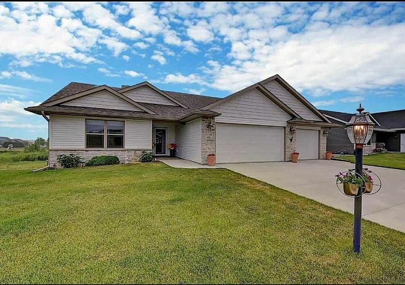 436 Council St, Anamosa, IA 52205 Zillow