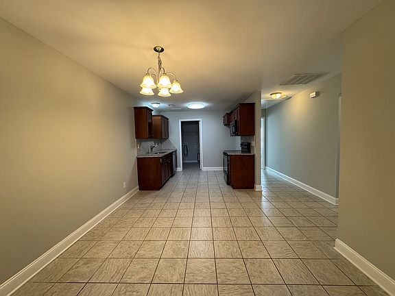 4th image of 1111B Cason St
