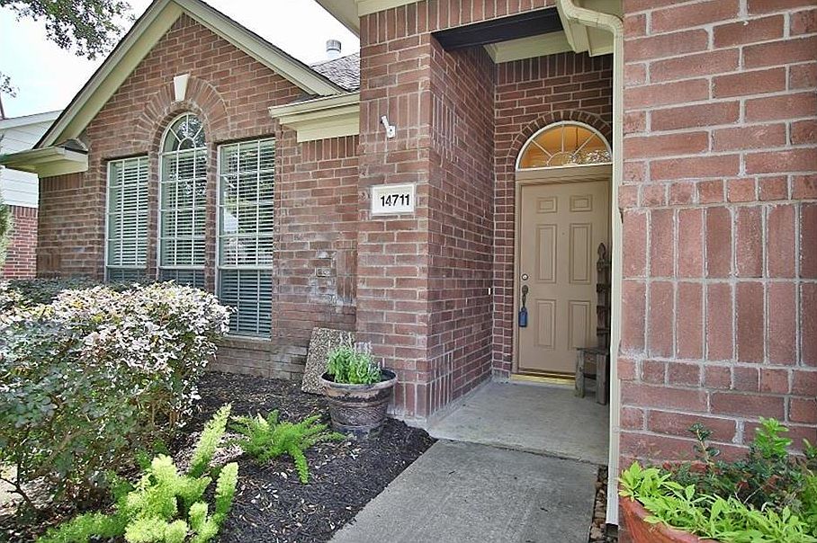 1st image of 14711 Huntmont Dr