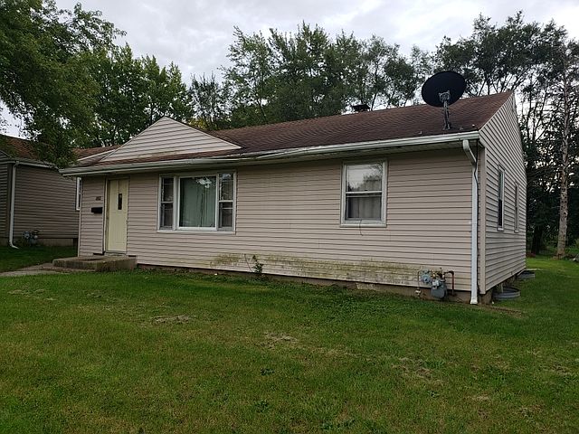 2nd image of 3220 Montrose Ave